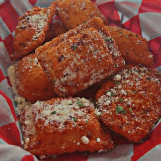 Fried Ravioli w/ Marinara
